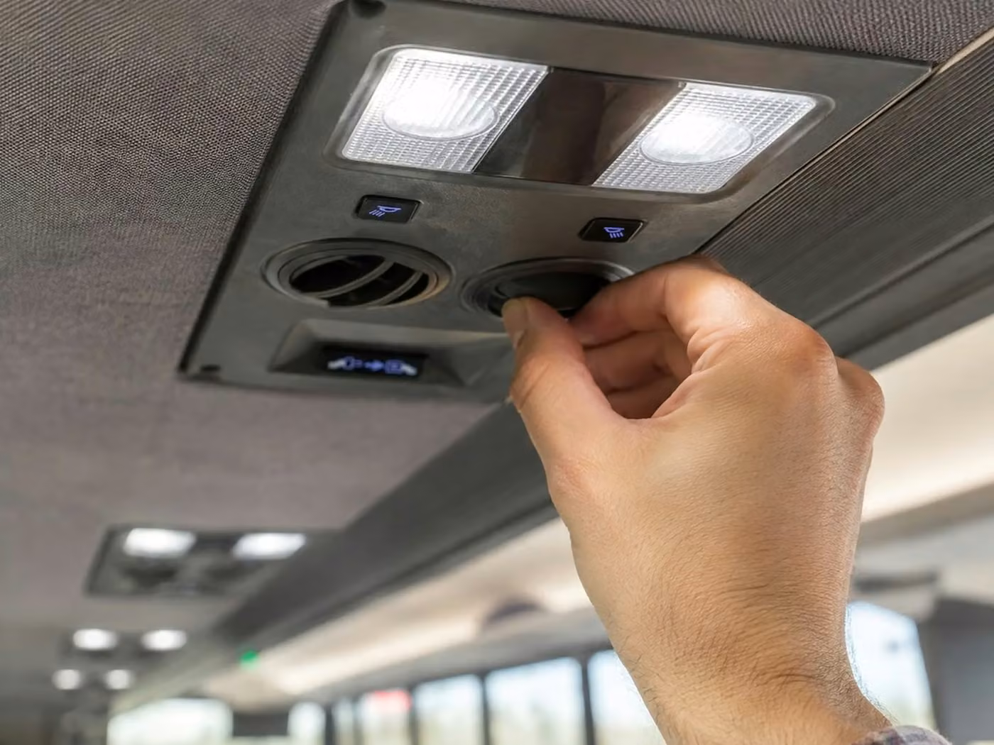 alabaster 15 passenger minibus air conditioning
