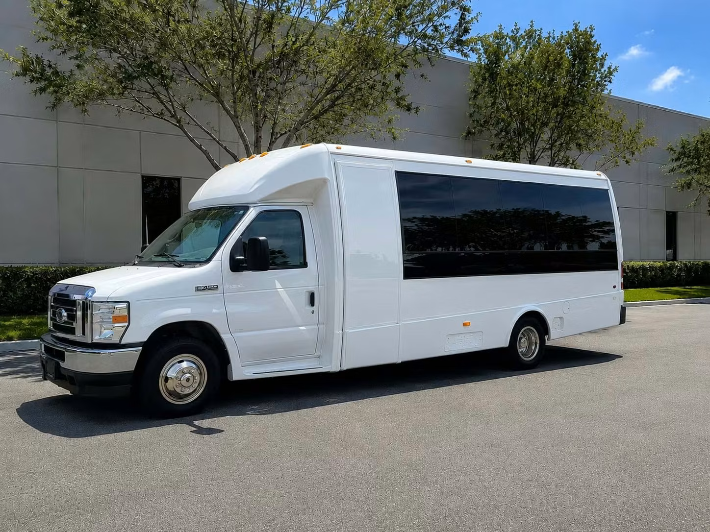 alabaster 15 passenger minibus rental