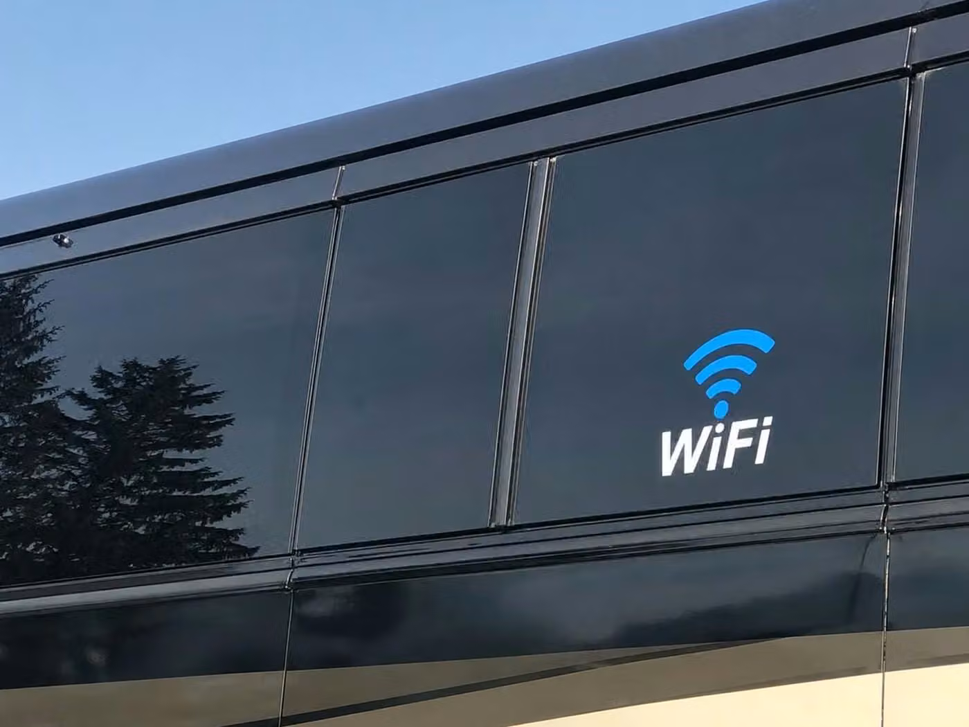 alabaster 15 passenger minibus wifi