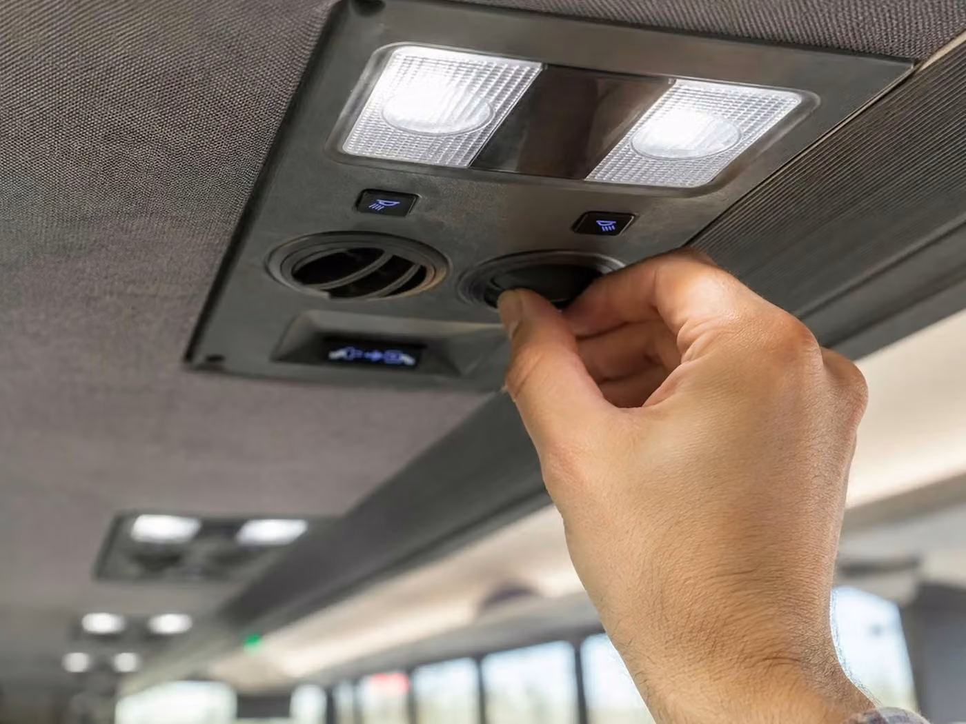 alabaster 20 passenger minibus air conditioning