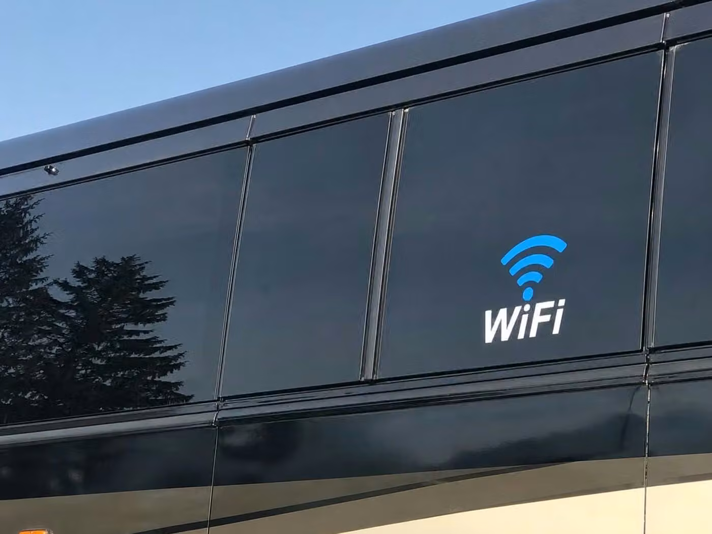 alabaster 20 passenger minibus wifi