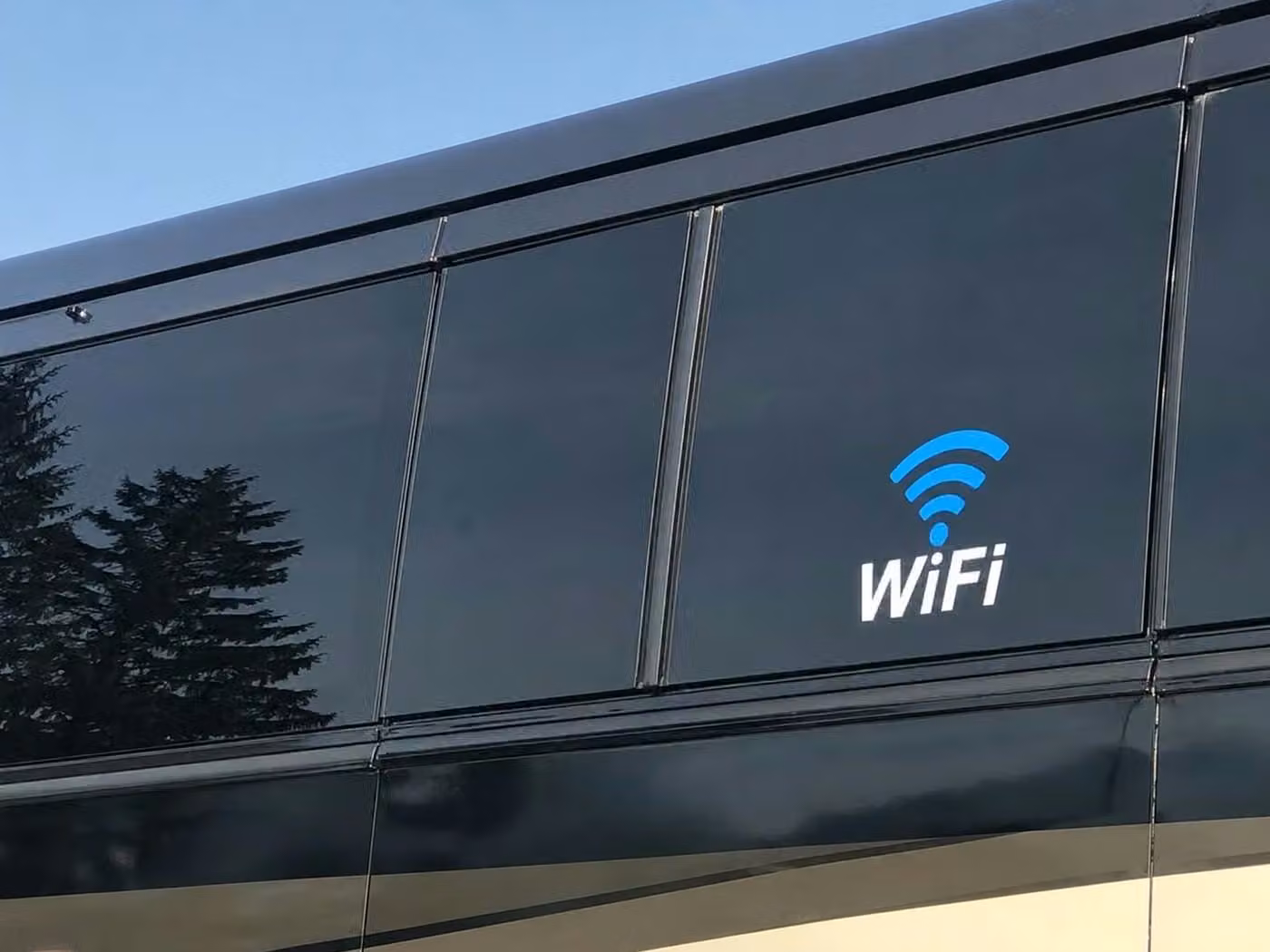 alabaster 30 passenger minibus wifi